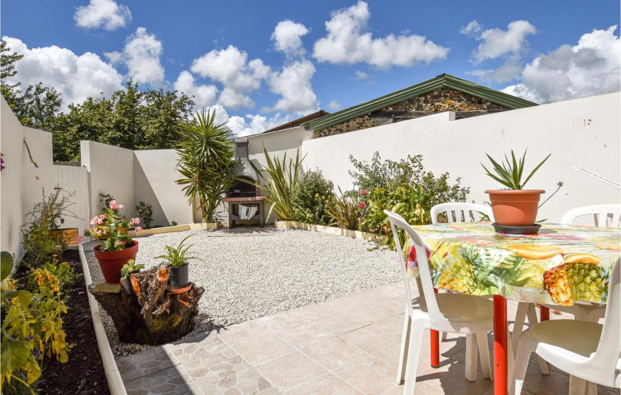 2 Bedroom Lovely Home In St Avaugourd Des Lande Saint-Avaugourd-des-Landes Bagian luar foto